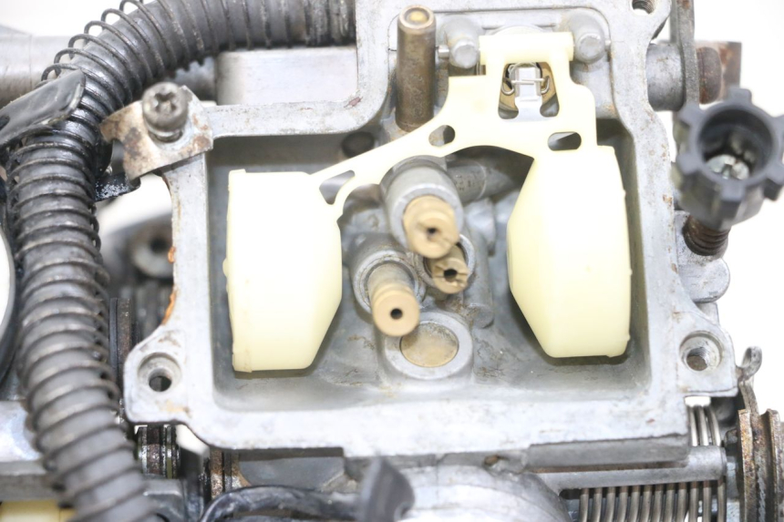 photo de VERGASER HONDA NTV DEAUVILLE 650 (1998 - 2001)