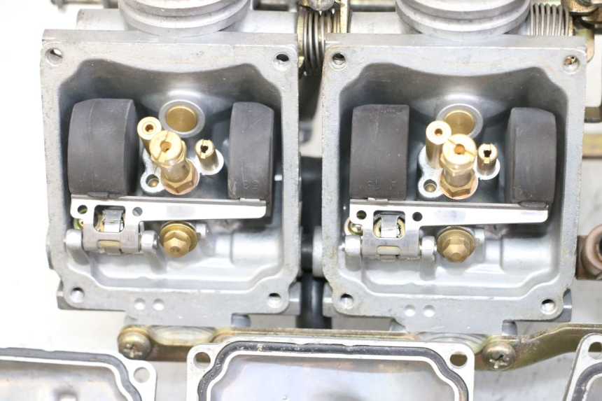 photo de VERGASER YAMAHA XJN DIVERSION 600 (2000 - 2003)