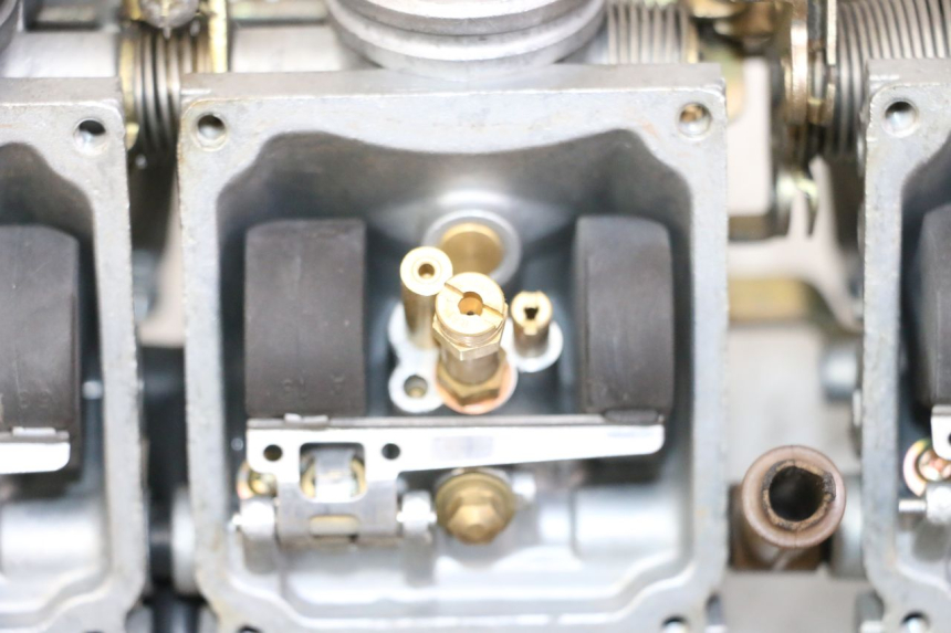 photo de VERGASER YAMAHA XJN DIVERSION 600 (2000 - 2003)