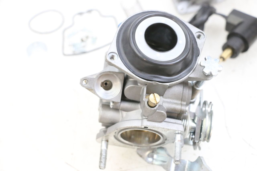 photo de VERGASER YAMAHA YP MAJESTY 125 (2002 - 2006) - Weitere Ansicht des Artikels