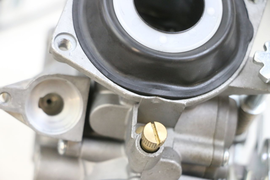 photo de VERGASER YAMAHA YP MAJESTY 125 (2002 - 2006) - Charakteristische Merkmale