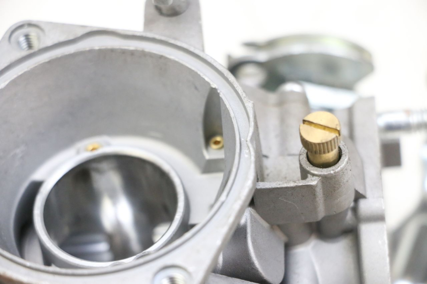 photo de VERGASER YAMAHA YP MAJESTY 125 (2002 - 2006) - Zoom auf Komponenten