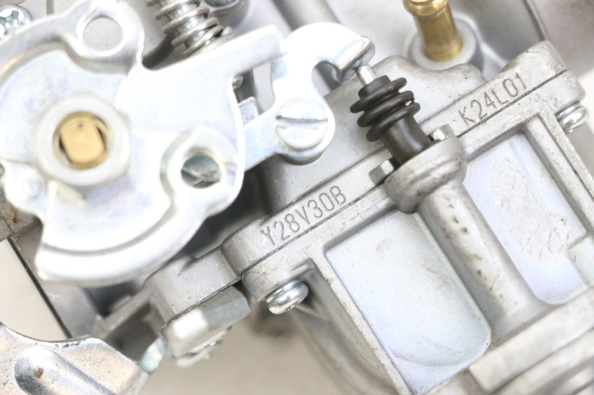 photo de VERGASER YAMAHA YP MAJESTY 125 (2002 - 2006) - Details der Befestigungspunkte