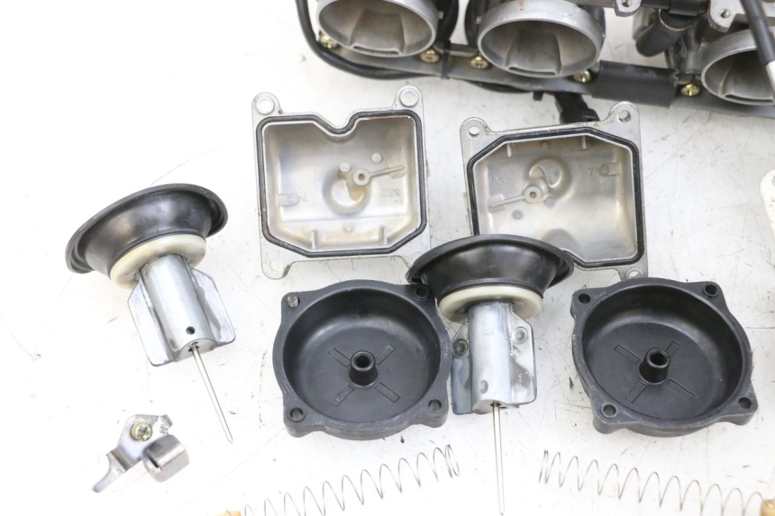 photo de VERGASER KAWASAKI ZR 7 750 (1999 - 2001) - Weitere Ansicht des Artikels