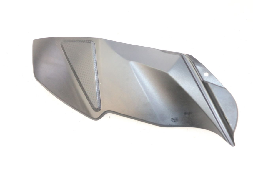 photo de RECHTSSEITIGE TANKVERKLEIDUNG SUZUKI GSR 750 (2011 - 2017)