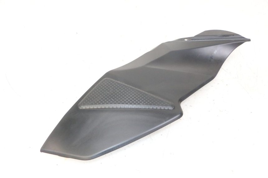 photo de RECHTSSEITIGE TANKVERKLEIDUNG SUZUKI GSR 750 (2011 - 2017)