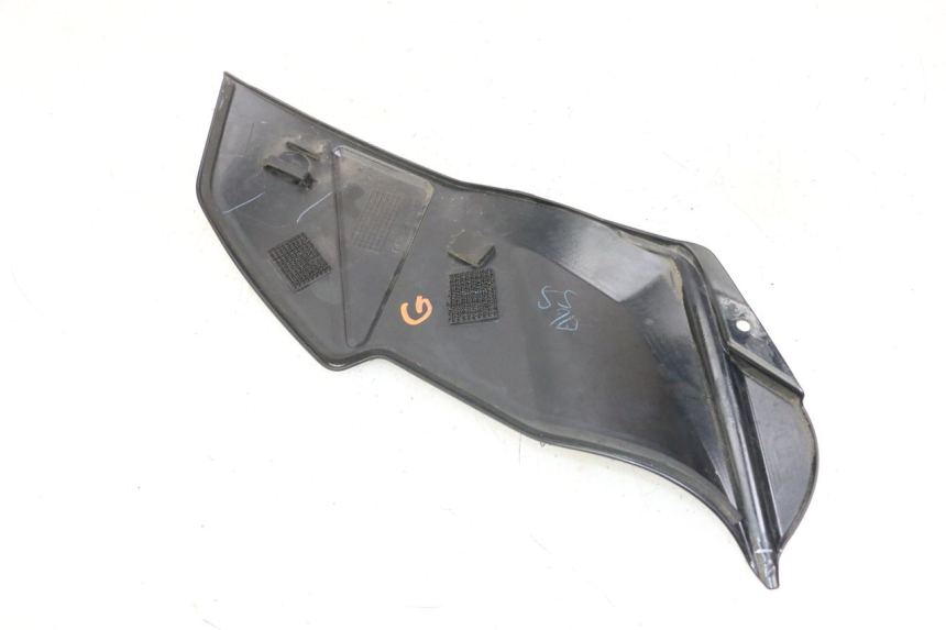 photo de LINKS TANKVERKLEIDUNG SUZUKI GSR 750 (2011 - 2017)
