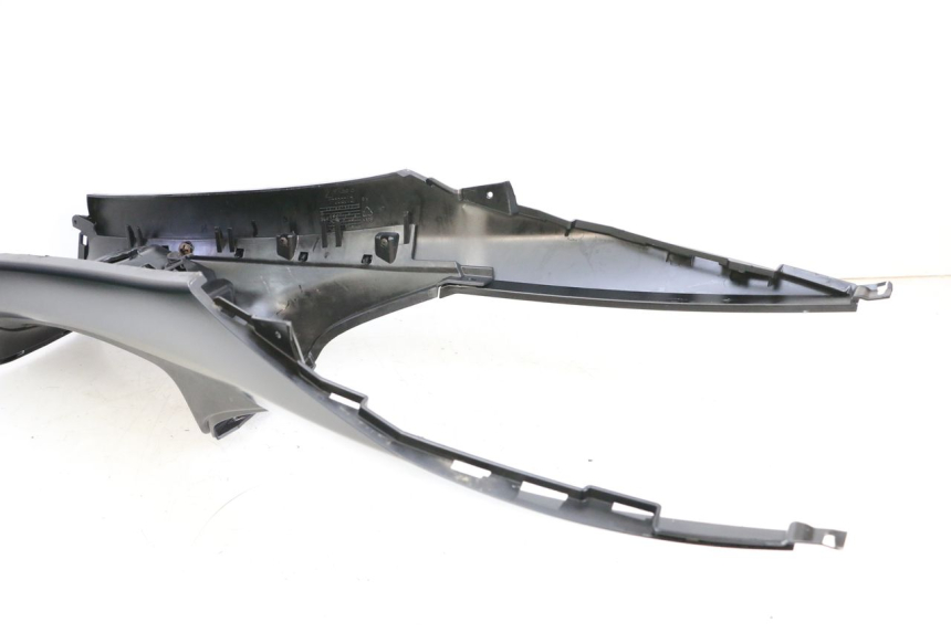 photo de TANK VERKLEIDUNG PIAGGIO MP3 HPE 350 (2018 - 2020) - Detailansicht des Bauteils