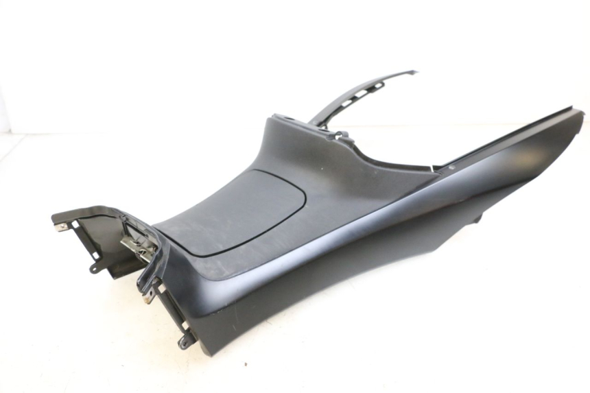 photo de TANK VERKLEIDUNG PIAGGIO MP3 HPE 350 (2018 - 2020) - Ergänzendes Produktfoto