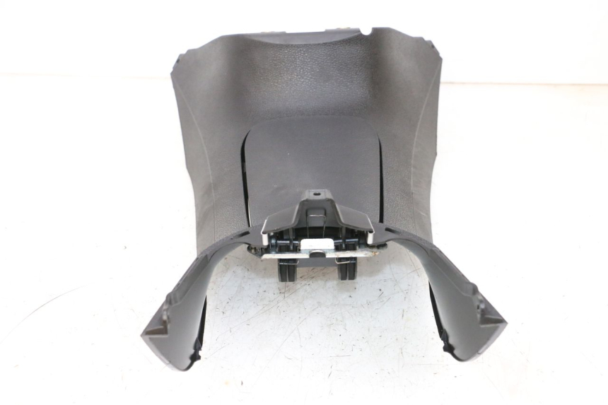 photo de TANK VERKLEIDUNG PIAGGIO MP3 HPE 300 (2019 - 2026) - Hochauflösende Nahaufnahme