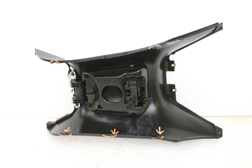 photo de TANK VERKLEIDUNG PIAGGIO MP3 HPE 300 (2019 - 2026) - Technische Nahaufnahme