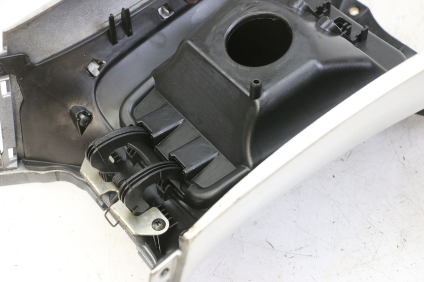photo de TANK VERKLEIDUNG PIAGGIO MP3 LT 300 (2010 - 2016)