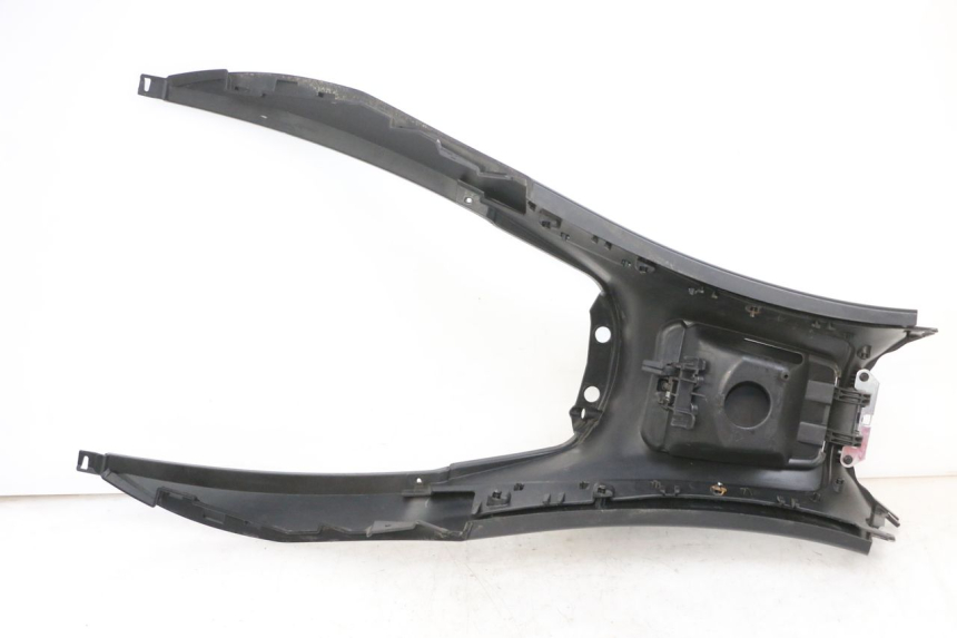 photo de TANK VERKLEIDUNG PIAGGIO MP3 500 (2016 - 2018) - Charakteristische Merkmale