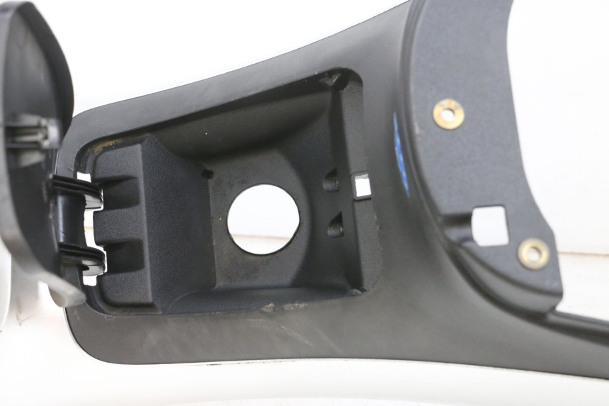 photo de TANKVERKLEIDUNG PIAGGIO MP3 RL 250 (2007 - 2010) - Hochauflösende Nahaufnahme