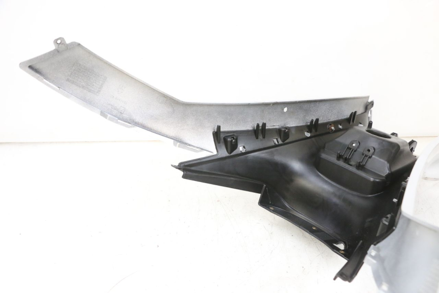 photo de TANKVERKLEIDUNG PIAGGIO MP3 RL 250 (2007 - 2010) - Alternative Perspektive