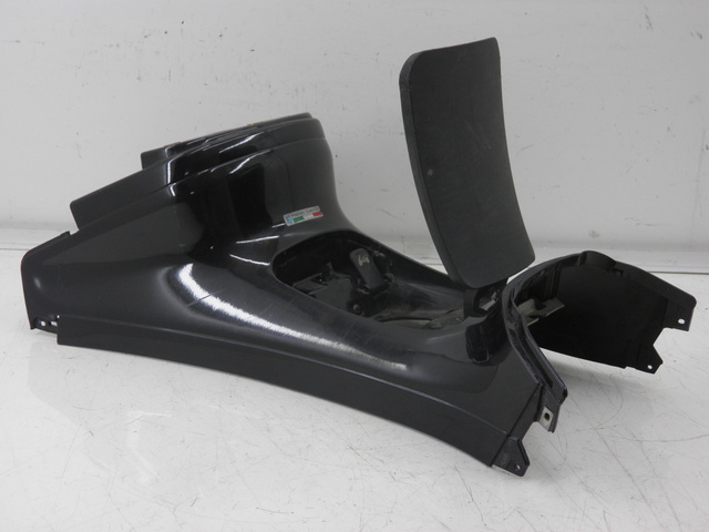 photo de TANK VERKLEIDUNG PIAGGIO XEVO - X EVO 125 (2010 - 2015)