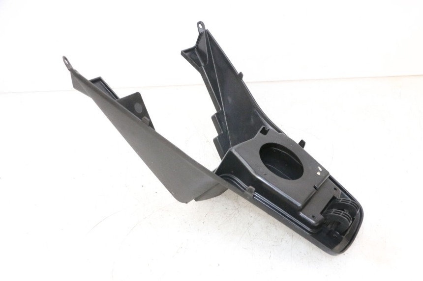 photo de TANK VERKLEIDUNG PEUGEOT SATELIS 125 (2013 - 2018) - Zoom auf Gebrauchszustand