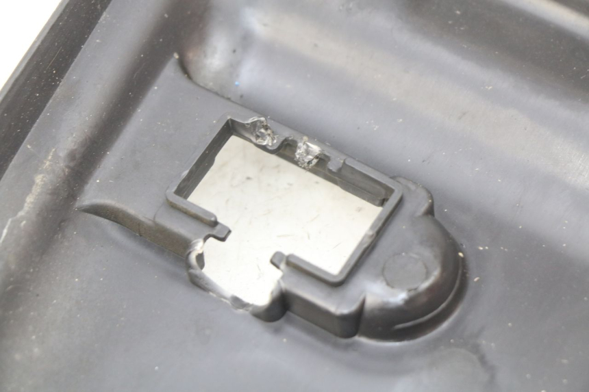 photo de TANKVERKLEIDUNG SUZUKI SIXTEEN 125 (2008 - 2010)