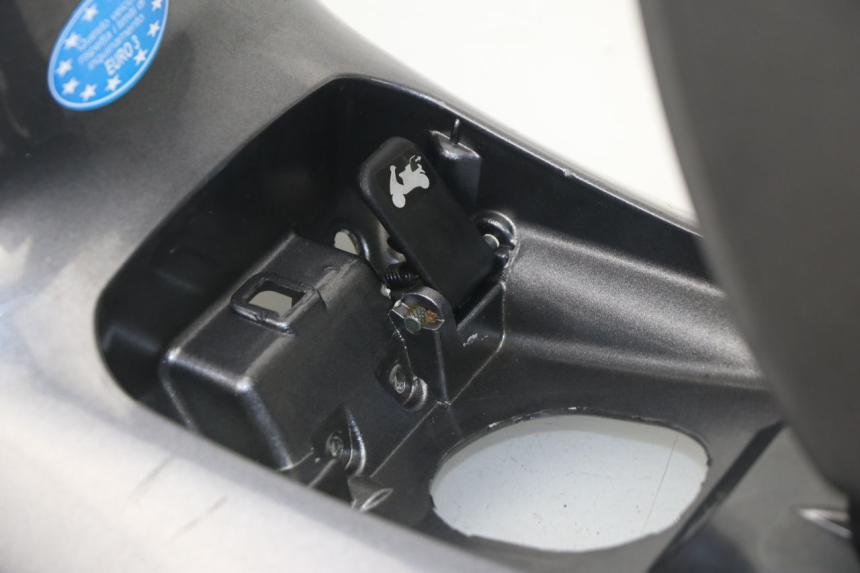 photo de TANK VERKLEIDUNG PIAGGIO X8 400 (2006 - 2007)