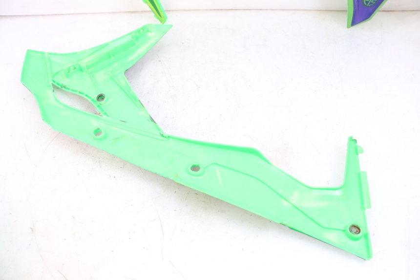 photo de KOMPLETTE VERKLEIDUNG KAWASAKI KXF KX-F 250 (2017 - 2019) - Detaillierte Sichtprüfung