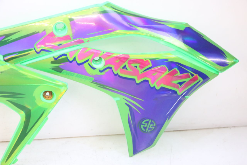 photo de KOMPLETTE VERKLEIDUNG KAWASAKI KXF KX-F 250 (2017 - 2019) - Fokus auf die Struktur