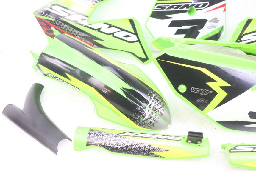 photo de VOLLVERKLEIDUNG KAROSSERIE APOLLO RFZ 150