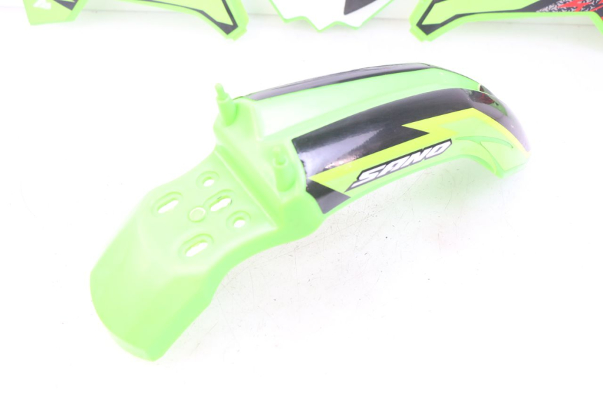 photo de VOLLVERKLEIDUNG KAROSSERIE APOLLO RFZ 150