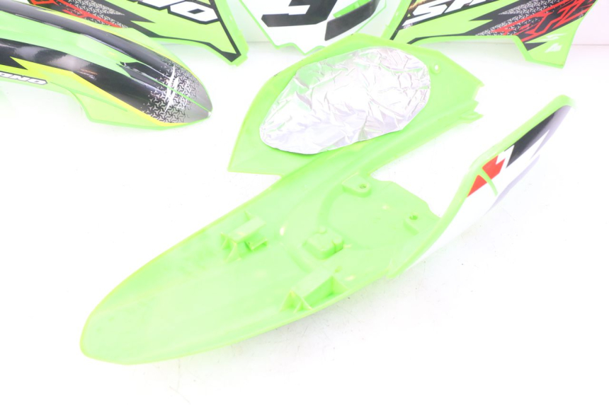 photo de VOLLVERKLEIDUNG KAROSSERIE APOLLO RFZ 150