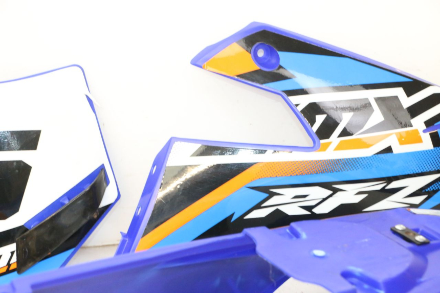 photo de VOLLVERKLEIDUNG KAROSSERIE APOLLO RFZ 125