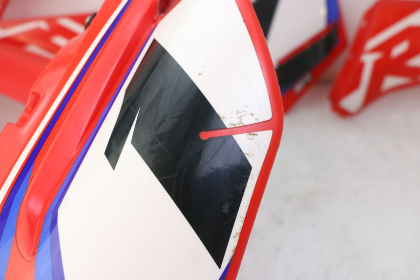 photo de VOLLVERKLEIDUNG KAROSSERIE APOLLO RFZ 125