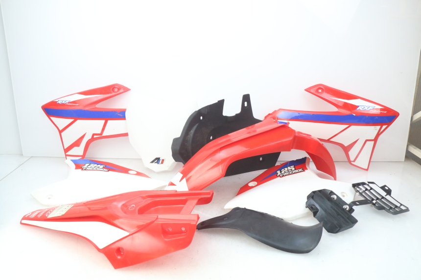 photo de VOLLVERKLEIDUNG KAROSSERIE APOLLO RXF 125