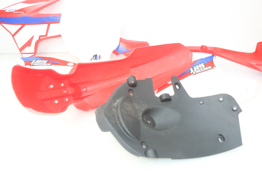 photo de VOLLVERKLEIDUNG KAROSSERIE APOLLO RXF 125