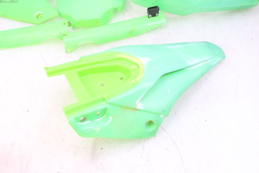 photo de VOLLVERKLEIDUNG KAROSSERIE APOLLO RXF 125