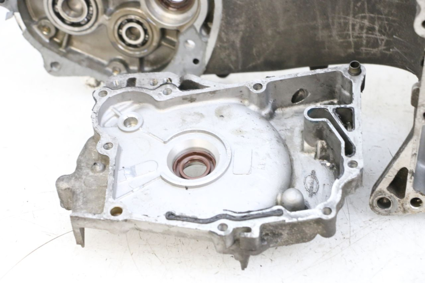 photo de MOTORBLOCK-UNTERTEIL SYM ORBIT III 3 4T 50 (2018 - 2021) - Alternativer Blickwinkel