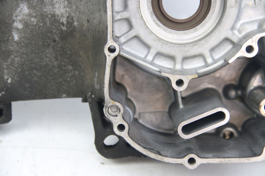 photo de UNTERER MOTORBLOCK SUZUKI SIXTEEN 125 (2008 - 2010)