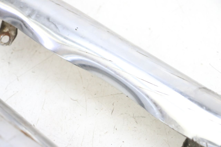 photo de AUSPUFFBLENDE KYMCO ZING 125 (1997 - 2003) - Zoom auf Komponenten