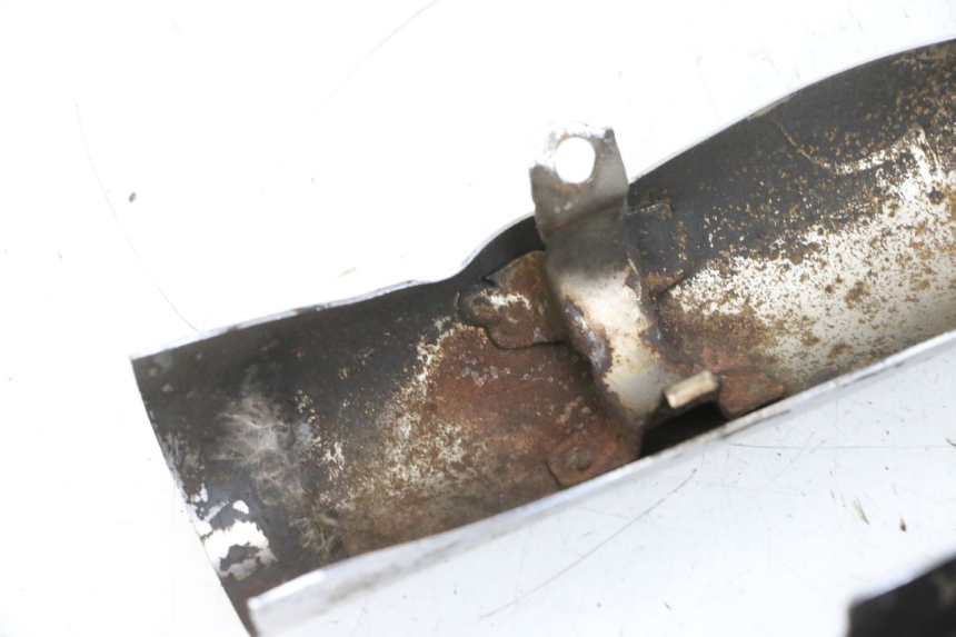 photo de AUSPUFFBLENDE KYMCO ZING 125 (1997 - 2003) - Details der Befestigungspunkte