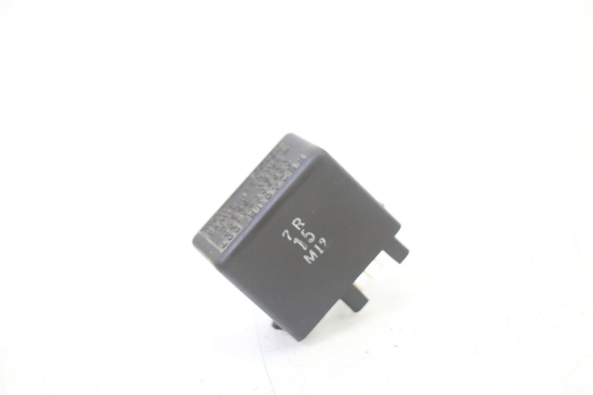 photo de BLINKER RELAIS SUZUKI GSR 750 (2011 - 2017)