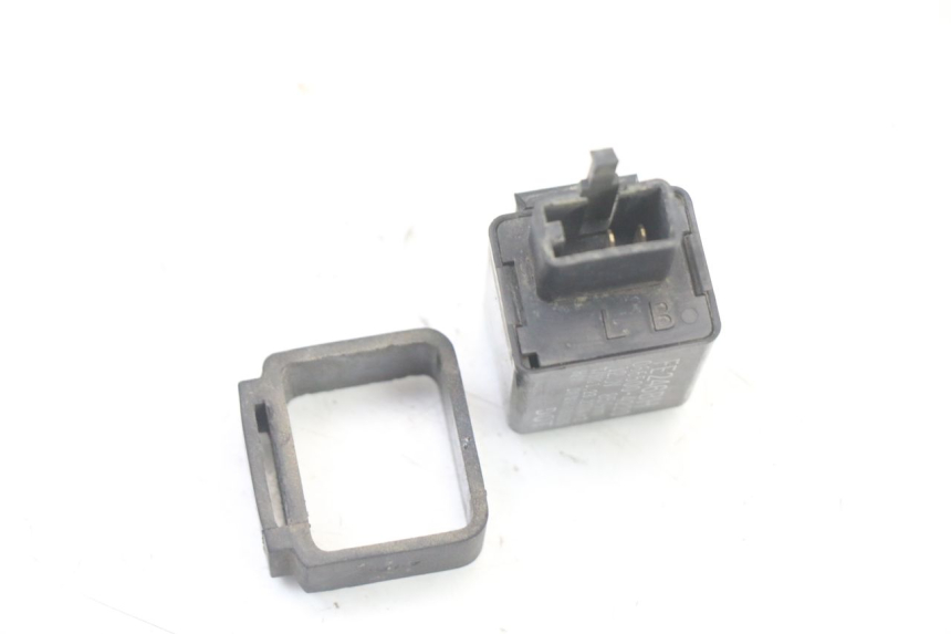 photo de BLINKERRELAIS YAMAHA FZS FAZER 600 (2001 - 2003)