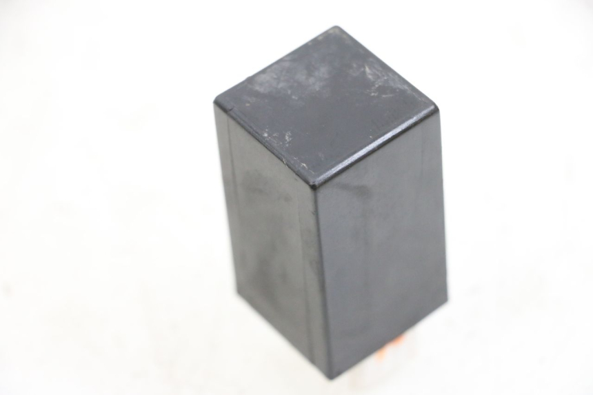 photo de BLINKERRELAIS YAMAHA YP MAJESTY 125 (2002 - 2006) - Zoom auf Gebrauchszustand