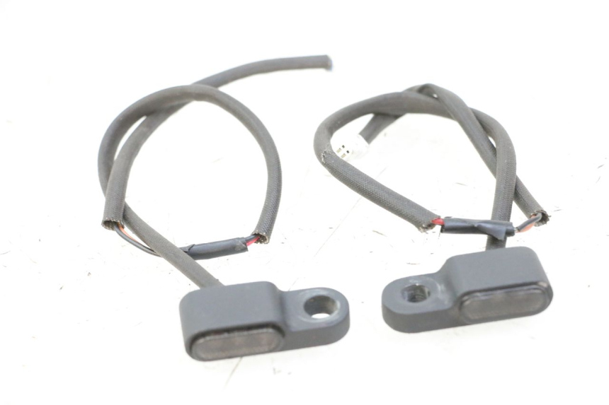 photo de HINTEN BLINKER DERBI SENDA SM DRD X-TREME 50 (2011 - 2017)