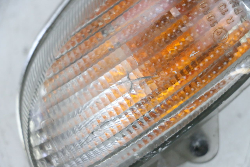 photo de HINTEN RECHTS BLINKER YAMAHA NEO'S NEOS 2T 50 (1998 - 2007) - Details der Befestigungspunkte