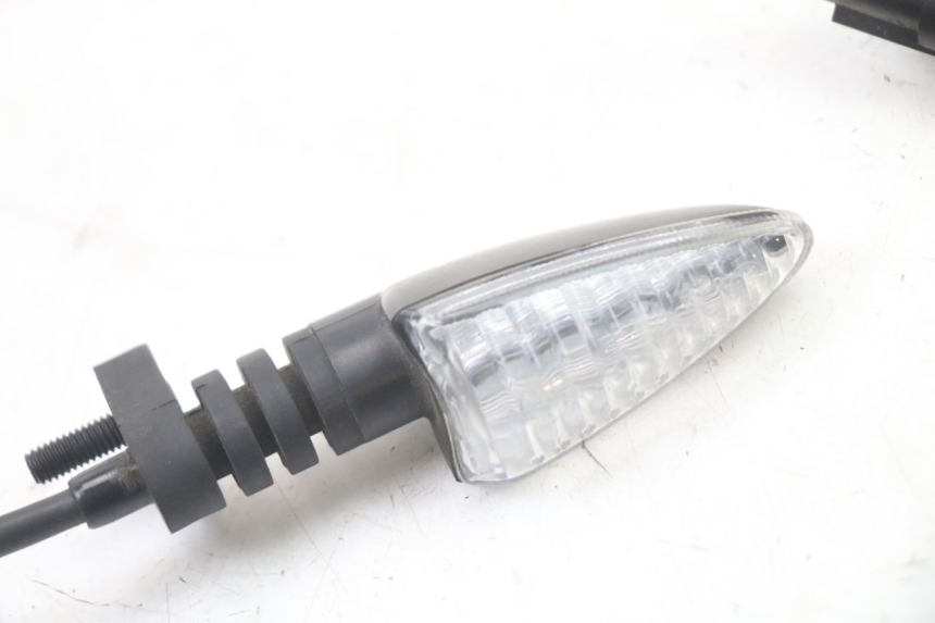 photo de HINTEN RECHTS BLINKER LIGIER PULSE 3 1 (2014 - 2020) - Zoom auf Gebrauchszustand