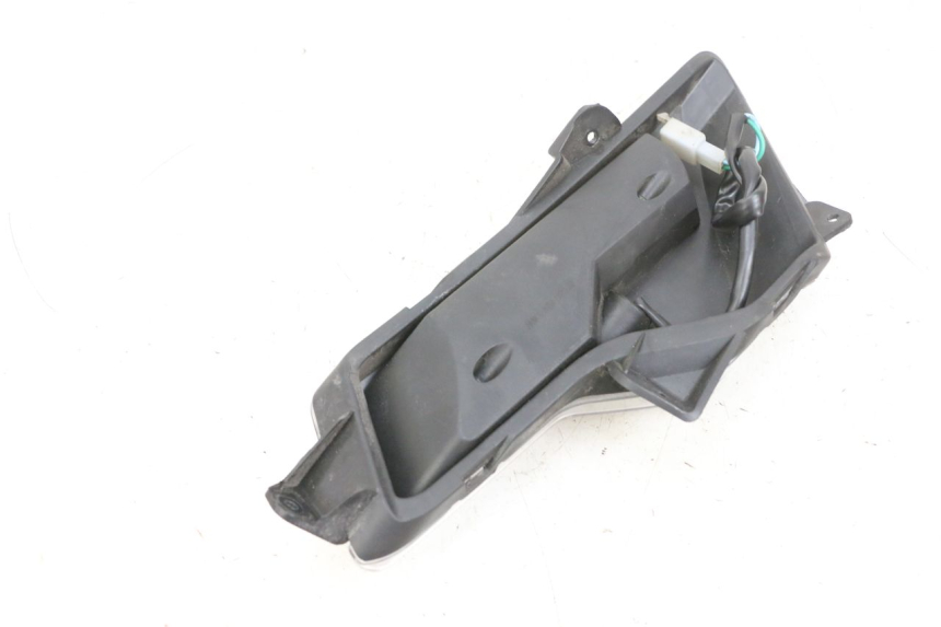 photo de HINTEN RECHTS BLINKER EFUN PUSA 1 - Details der Befestigungspunkte