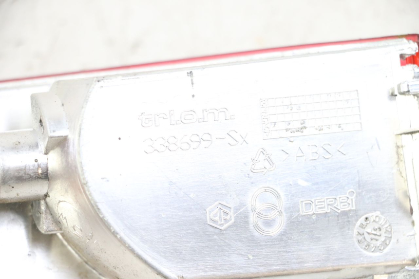photo de LINKS HINTEN BLINKER PIAGGIO X8 125 (2004 - 2007) - Detailansicht des Bauteils
