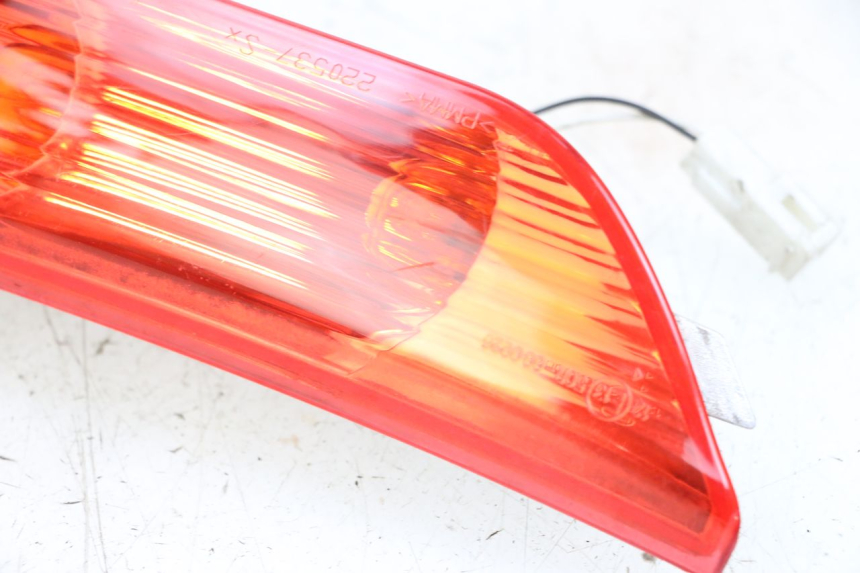 photo de LINKS HINTEN BLINKER PIAGGIO X8 125 (2004 - 2007) - Weitere Ansicht des Artikels
