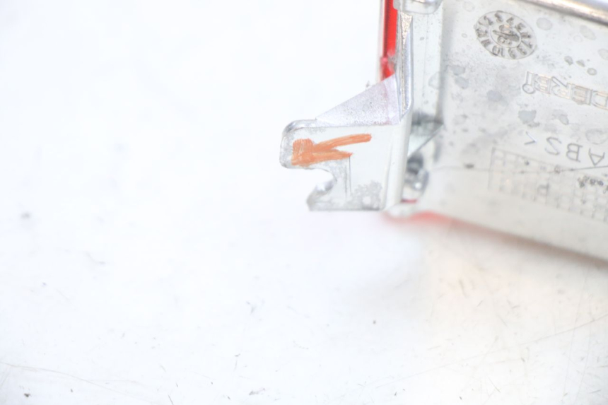 photo de LINKS HINTEN BLINKER PIAGGIO XEVO - X EVO 125 (2007 - 2016) - Details der Befestigungspunkte