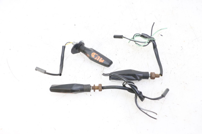 photo de HINTEN BLINKER SUZUKI GSR 750 (2011 - 2017)