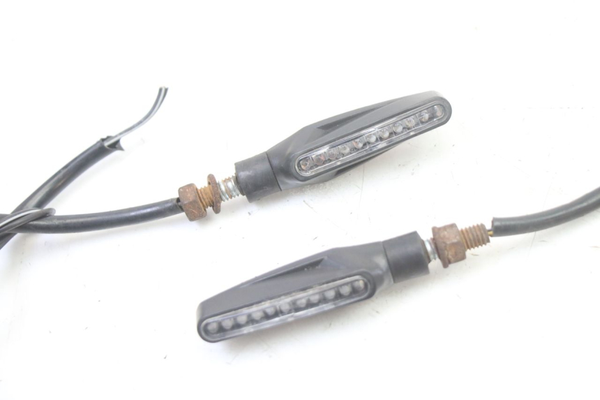 photo de HINTEN BLINKER SUZUKI GSR 750 (2011 - 2017)