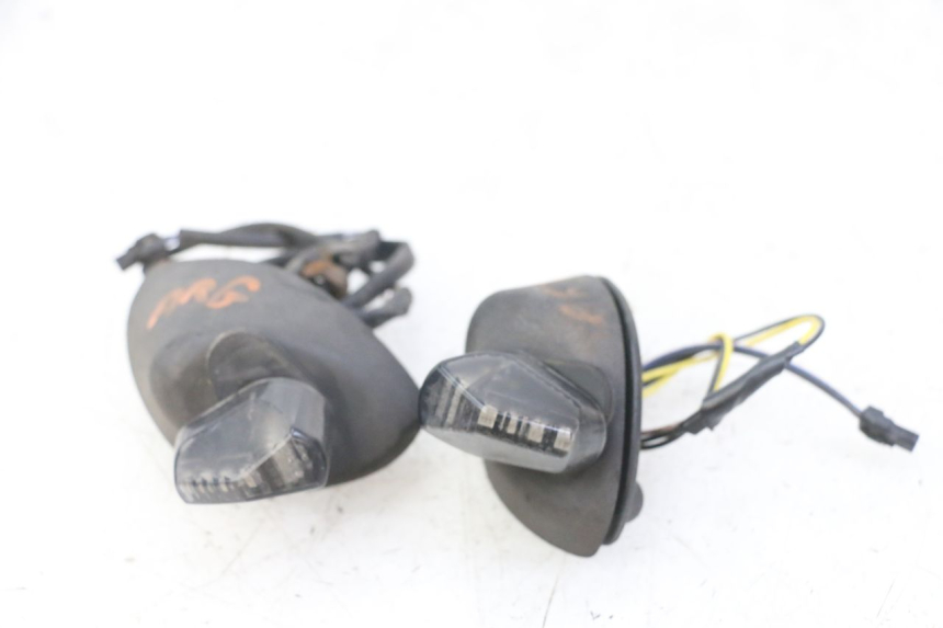 photo de HINTEN BLINKER PIAGGIO MP3 LT 400 (2007 - 2012)
